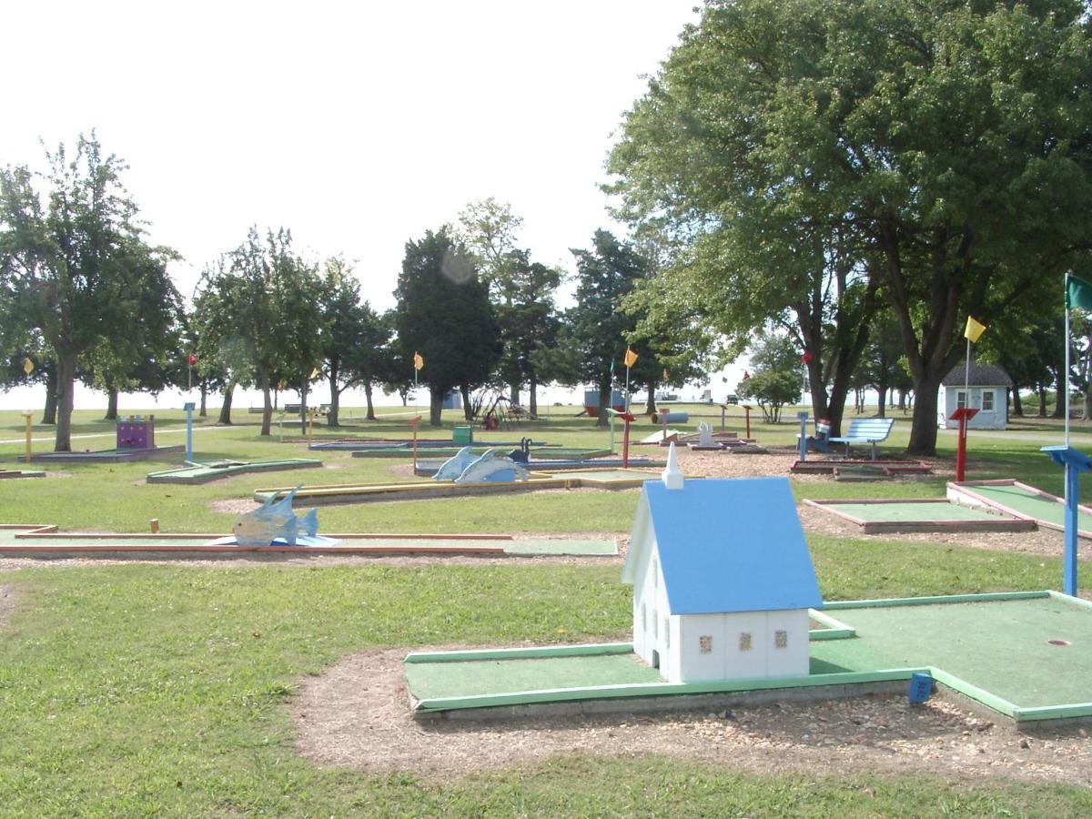 Virginia Landing Camping Resort Cabin 2 Quinby Bagian luar foto