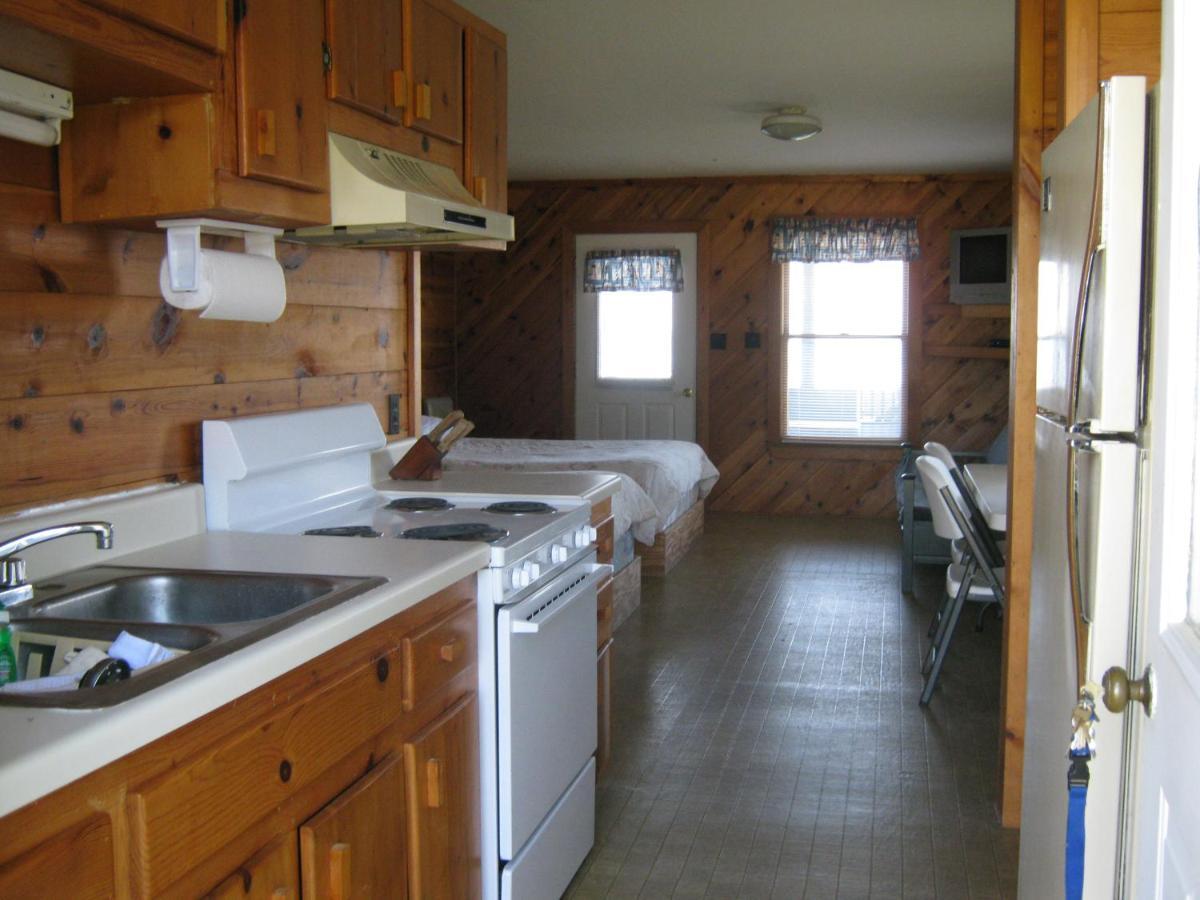 Virginia Landing Camping Resort Cabin 2 Quinby Bagian luar foto