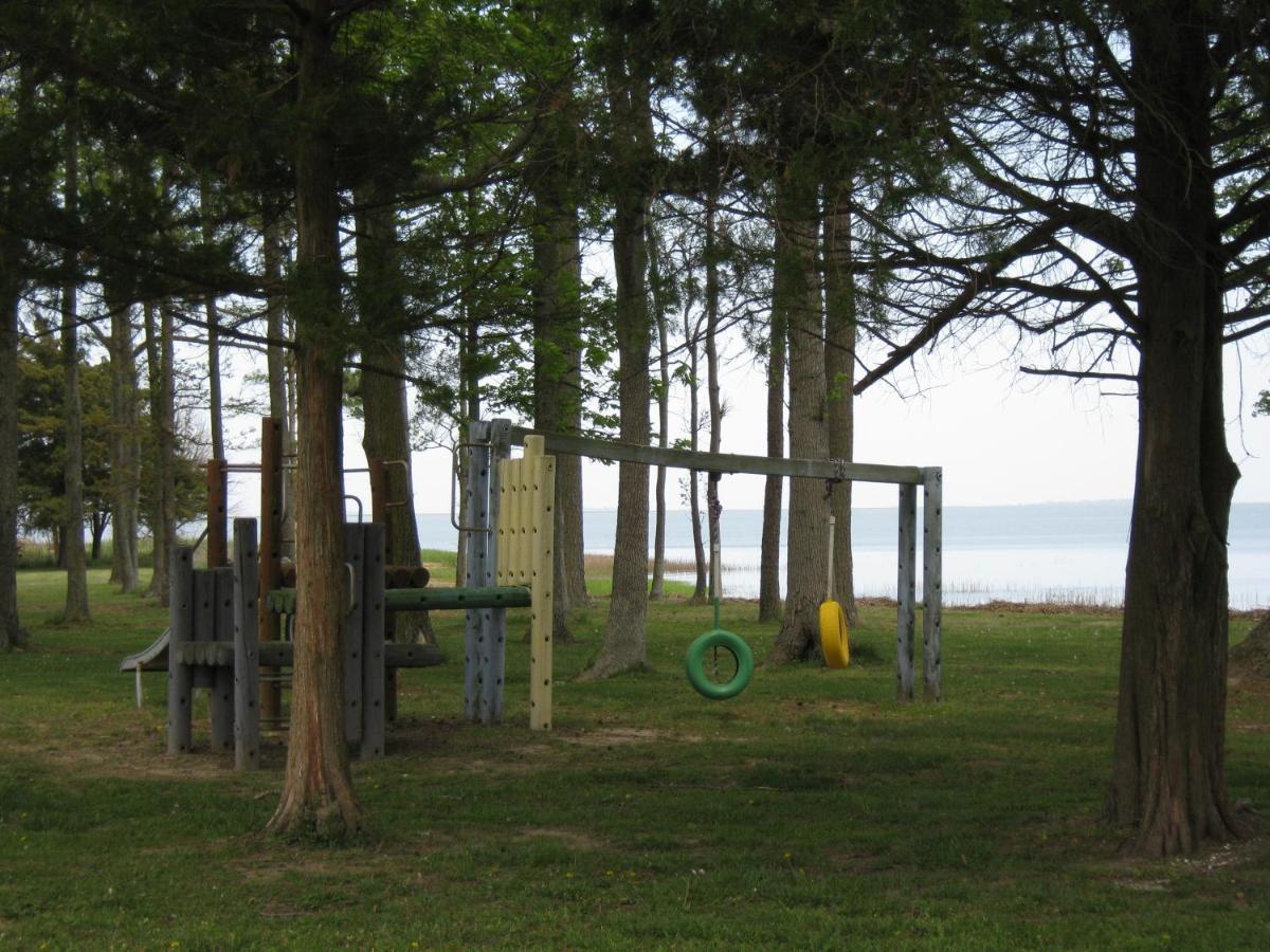 Virginia Landing Camping Resort Cabin 2 Quinby Bagian luar foto